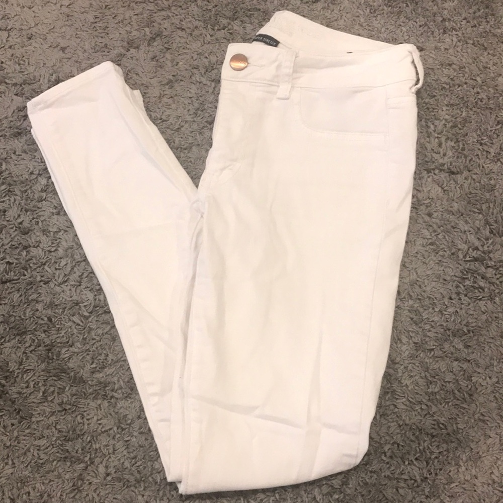 White American Eagle Skinny Jeans